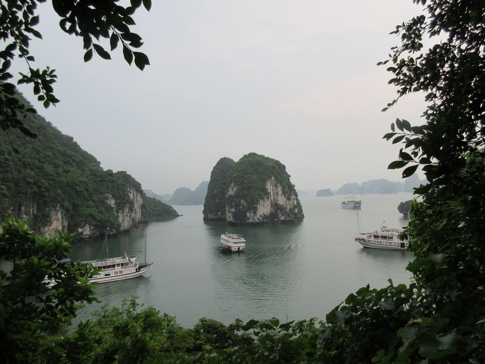 Photo of Hạ Long Bay, Thành phố Hạ Long, Quảng Ninh, Vietnam by LonelyCanopy_Art&Travel