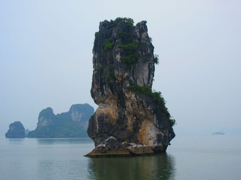 Photo of Hạ Long Bay, Thành phố Hạ Long, Quảng Ninh, Vietnam by LonelyCanopy_Art&Travel