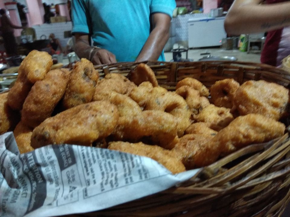 Photo of 7 Best Street Foods Under Rs 100 In Bhubaneswar, Orissa #streetfoodindia by Seema Misra
