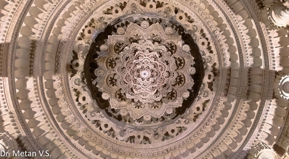 Photo of Beautiful Lodurva Jain Temple Jaisalmer 7/16 by Dr. Vyankatesh Metan