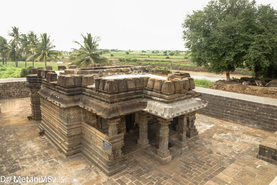 Photo of Beautiful & Ancient Shri Sangmeshwar and Shri Harihareshwar Temple, Kudal Sangam Hattarsang, Solapur 17/49 by Dr. Vyankatesh Metan