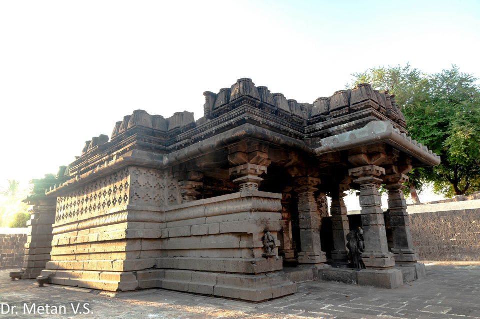Photo of Beautiful & Ancient Shri Sangmeshwar and Shri Harihareshwar Temple, Kudal Sangam Hattarsang, Solapur 20/49 by Dr. Vyankatesh Metan