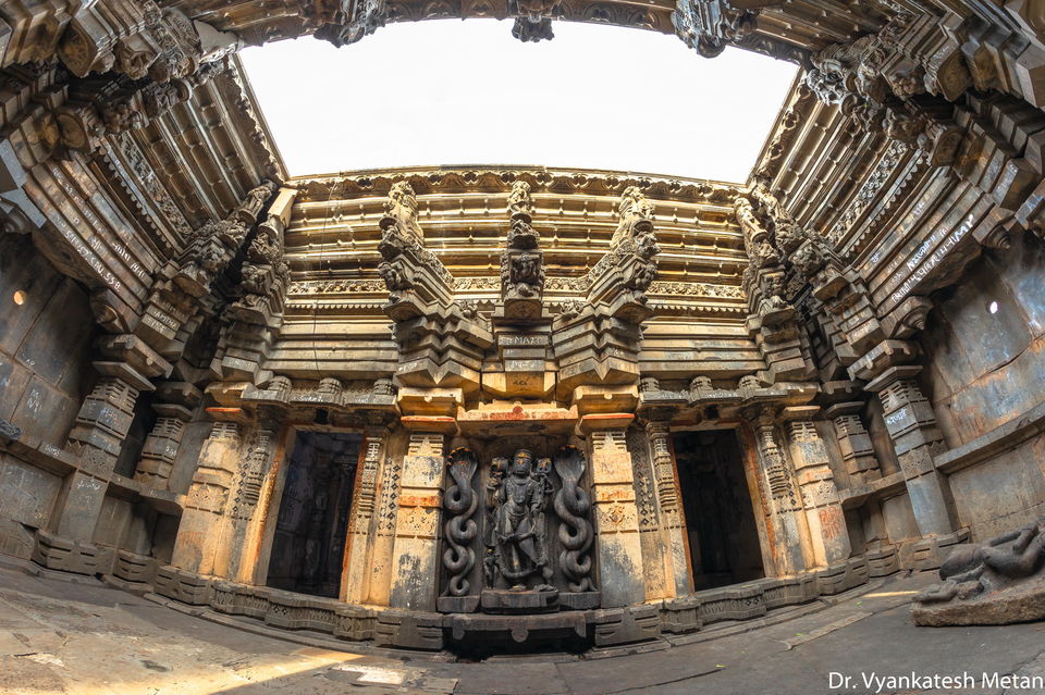 Photo of Beautiful & Ancient Shri Sangmeshwar and Shri Harihareshwar Temple, Kudal Sangam Hattarsang, Solapur 30/49 by Dr. Vyankatesh Metan
