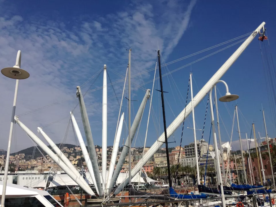 Photo of Genova, GE, Italia by Aleksandr Pedchenko
