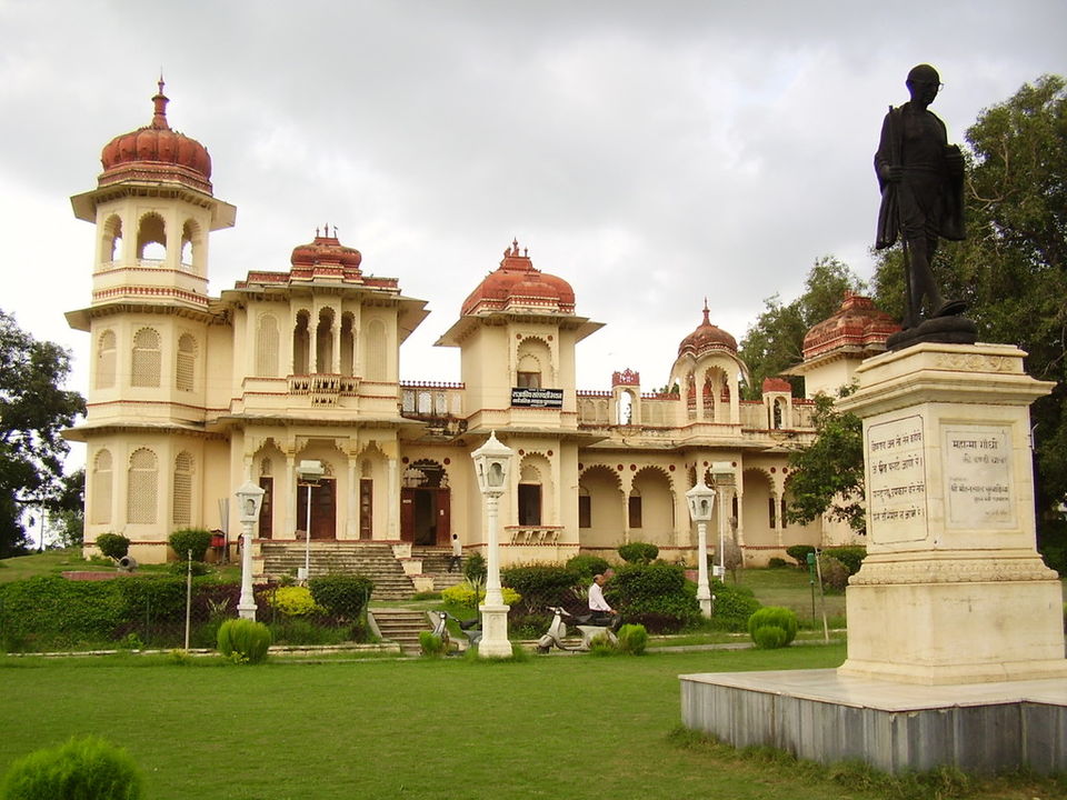 Photo of What to do in Udaipur – The beautiful city of lakes 1/4 by Smaranika Das