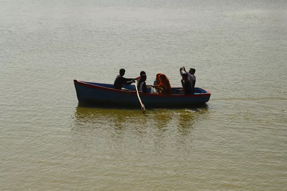 Photo of Gadisar Lake, Postal Colony, Jaisalmer, Rajasthan by Kashish Lamba