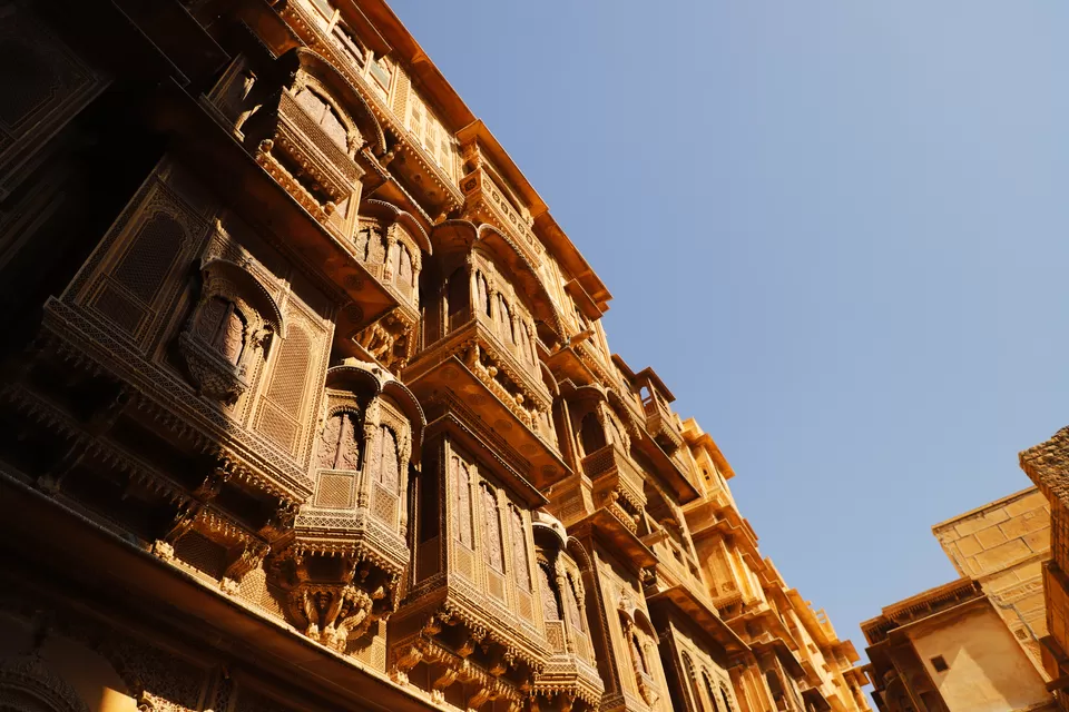 Photo of Patwon Ki Haveliyan, Amar Sagar Pol, Jaisalmer, Rajasthan, India by Kashish Lamba