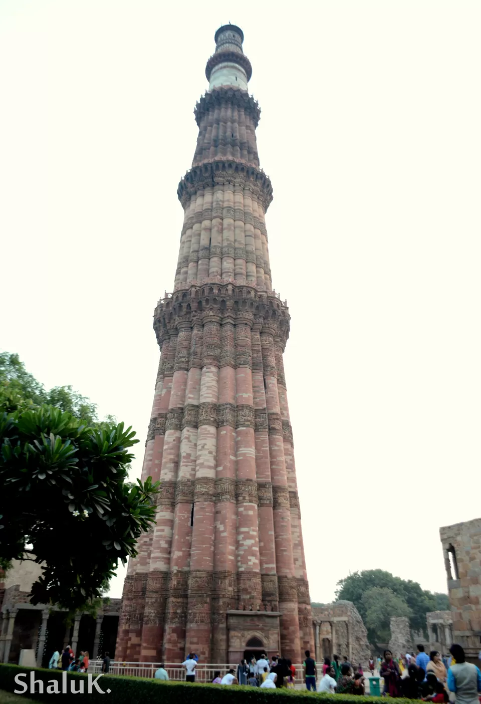 Photo of Qutub Minar, New Delhi, Delhi, India by Shalu Khandelwal