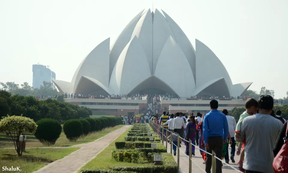Photo of Lotus Temple, New Delhi, Delhi, India by Shalu Khandelwal