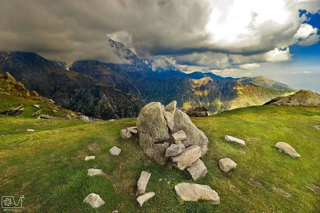 Photo of Triund Hill Trail from Bhagsunag Waterfall, Dharamshala, Himachal Pradesh, India by Vijay Verma