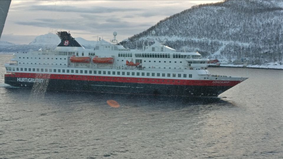 Photo of 2 reasons to Visit Tromso... 1 mainstream, another offbeat by Rwittick Dutta