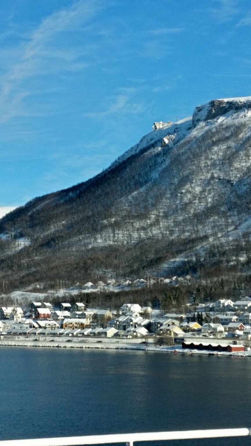 Photo of 2 reasons to Visit Tromso... 1 mainstream, another offbeat by Rwittick Dutta