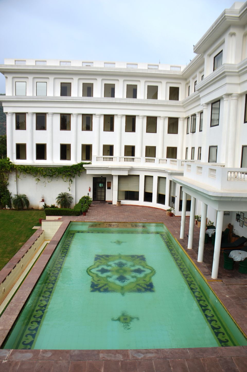 Photo of Combining royal living with vintage cars, this hotel is redefining hospitality in Rajasthan by Khursheed Dinshaw