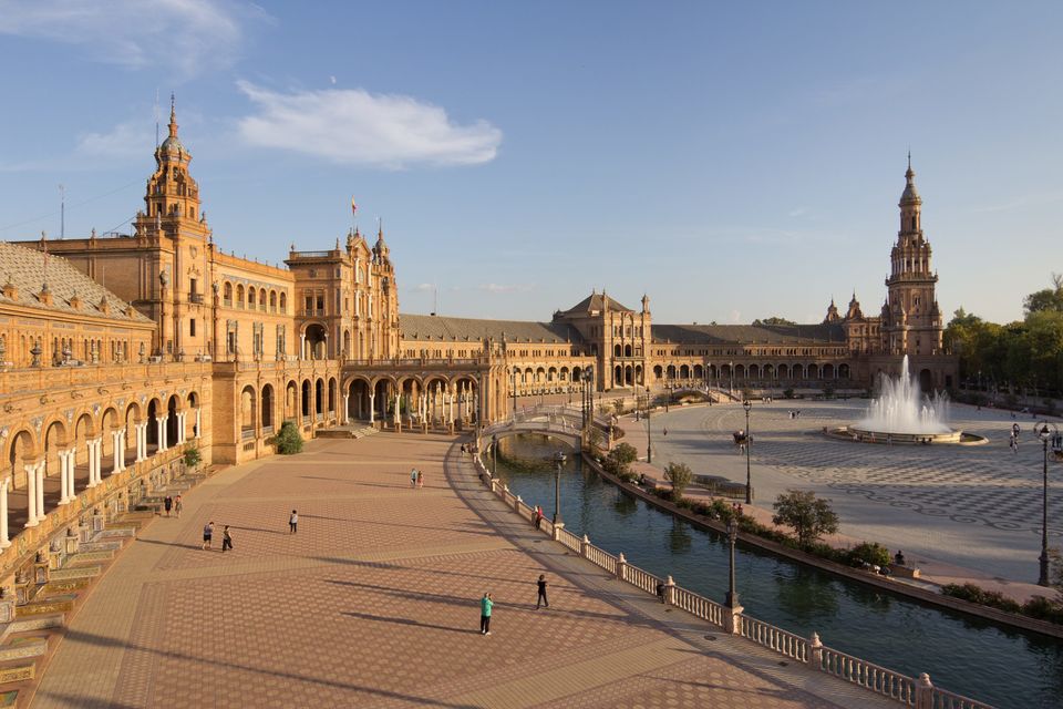 Photo of 10 Reasons to Fall in Love With Spain by Himanshu Kapoor