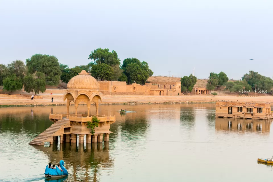 Photo of Gadisar Lake, Postal Colony, Jaisalmer, Rajasthan by Kiran Kumnoor (Little Detours)