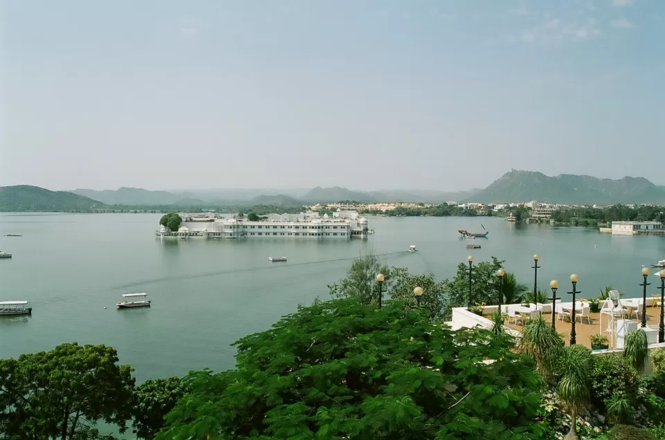 Photo of Lake Pichola, Pichola, Udaipur, Rajasthan by Kiran Kumnoor (Little Detours)
