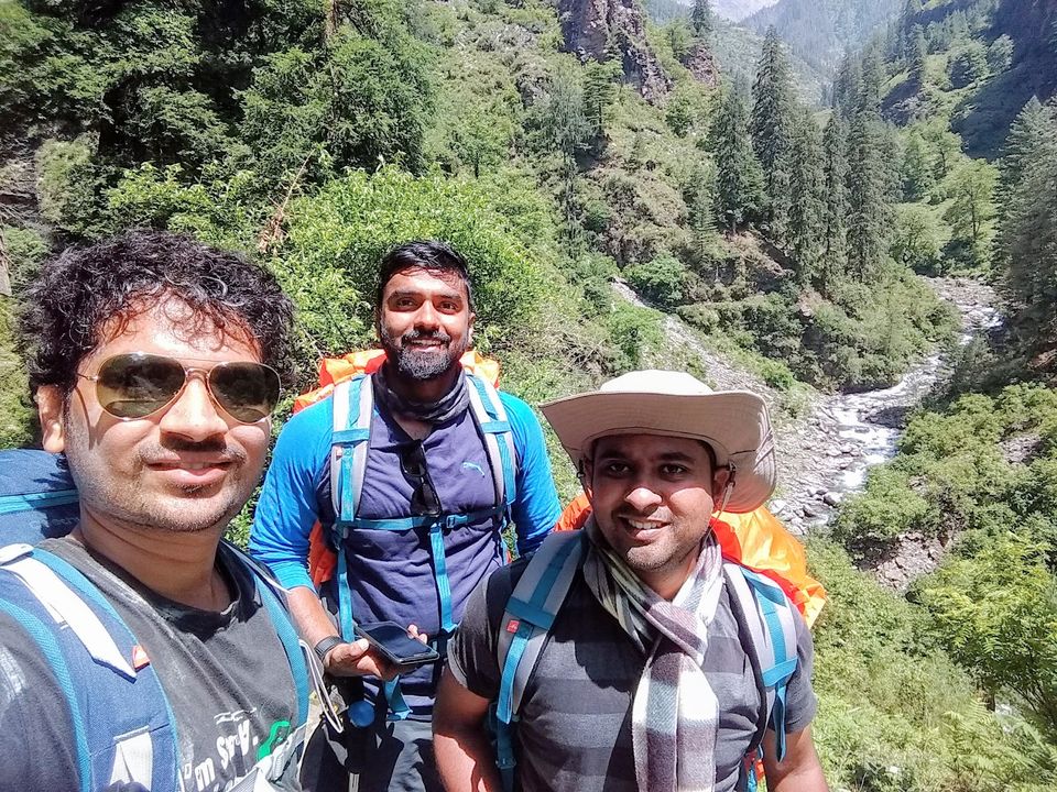 Photo of Jhaka Road, Sewa, Himachal Pradesh, India by Kiran Kumnoor (Little Detours)
