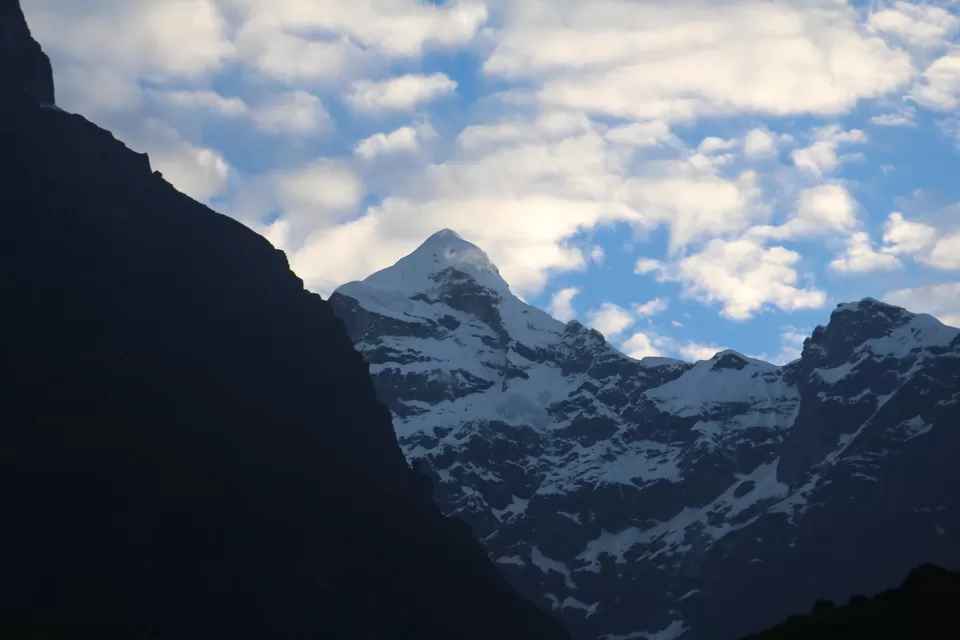 Photo of Neelkanth Parvat, Uttarakhand by Akshay Parashar