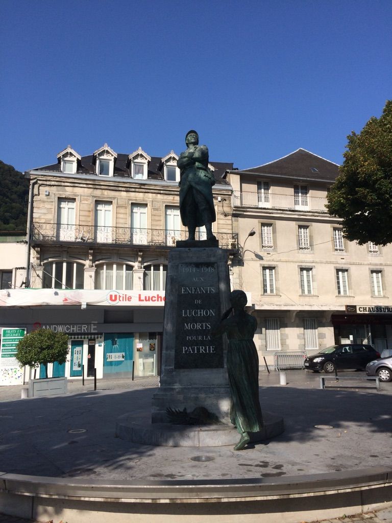 Photo of Luchon 5/10 by Colin Chaplin