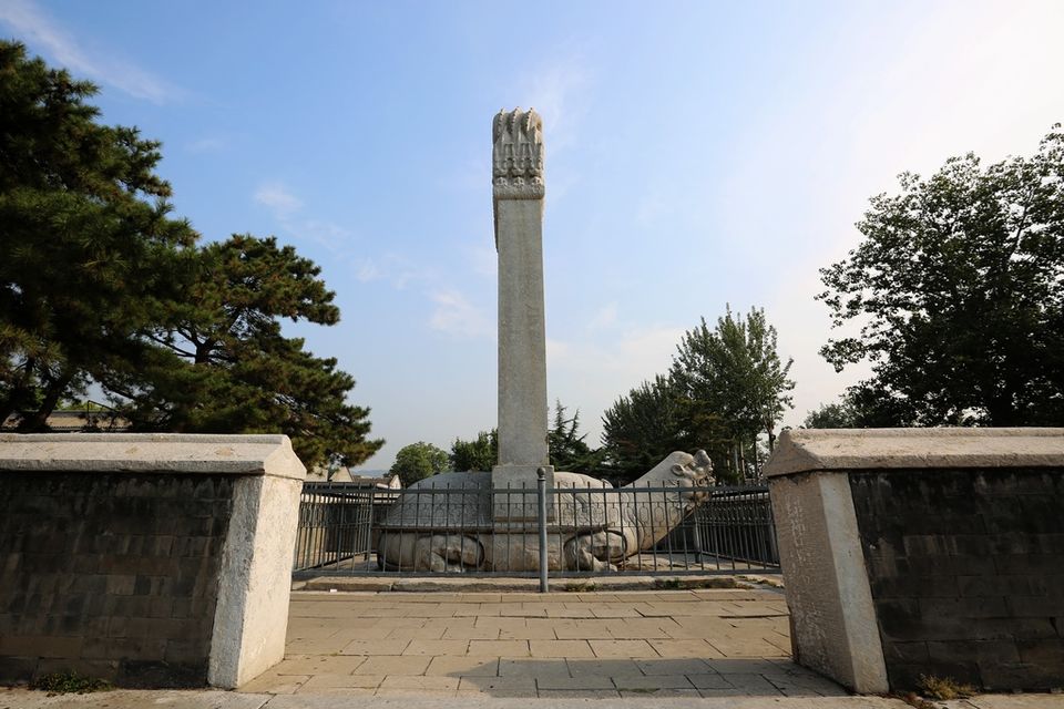 Photo of Dingling Tomb, Beijing, China by WikiBeijing