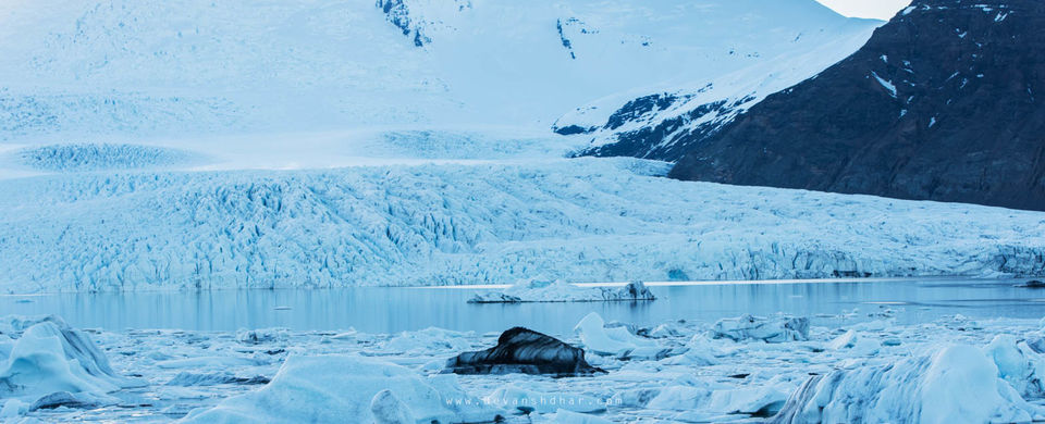 Photo of Jökulsárlón Iceberg Lagoon, Þjóðvegur, Iceland by Devansh Dhar