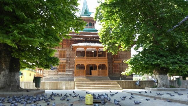 Photo of Shah E Hamdan (R.H) Mosque, Shamswari, Srinagar by Disha Kapkoti