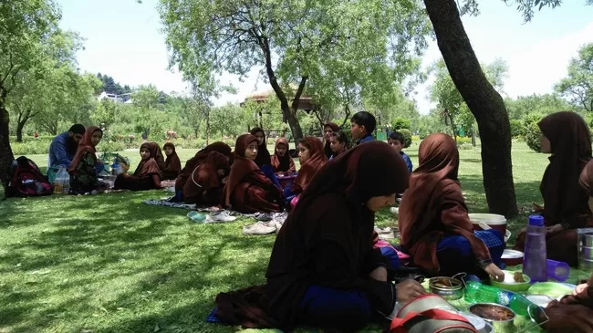 Photo of People of Kashmir Showed Me That Srinagar Tourist Places Are More Than Just Dal Lake and Shikaras by Disha Kapkoti