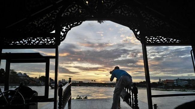 Photo of This Is How 84 Travelers Celebrated The Queen’s Birthday In Thailand by Disha Kapkoti