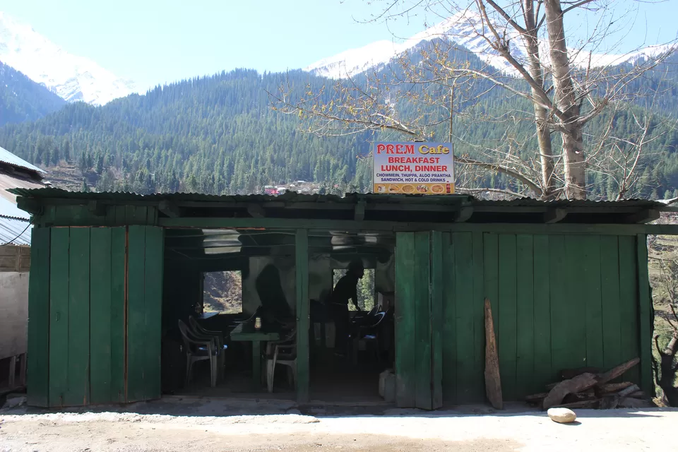 Photo of बर्शेणी सड़क, शांगणा, सोसन, हिमाचल प्रदेश, भारत by Disha Kapkoti