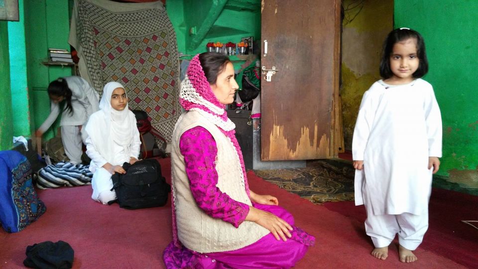 Photo of People of Kashmir Showed Me That Srinagar Tourist Places Are More Than Just Dal Lake and Shikaras 5/7 by Disha Kapkoti