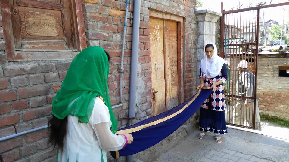 Photo of People of Kashmir Showed Me That Srinagar Tourist Places Are More Than Just Dal Lake and Shikaras 7/7 by Disha Kapkoti