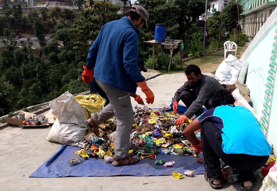 Photo of Trekkers Collect 2,127 kg Of Waste On The Roopkund Trail Giving Mountains The Respect They Deserve 4/8 by Disha Kapkoti