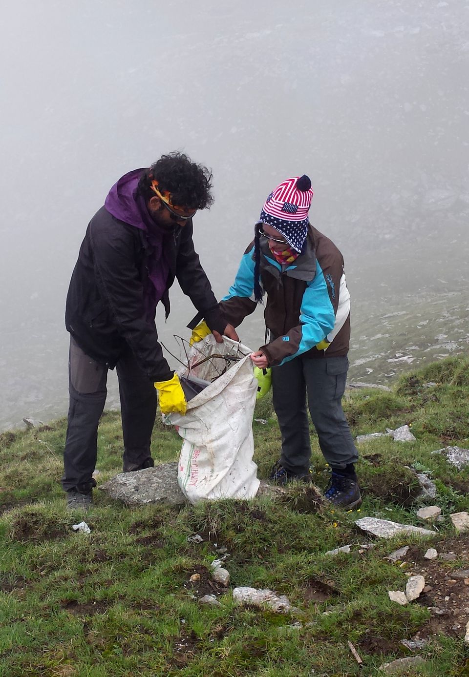 Photo of Trekkers Collect 2,127 kg Of Waste On The Roopkund Trail Giving Mountains The Respect They Deserve 5/8 by Disha Kapkoti