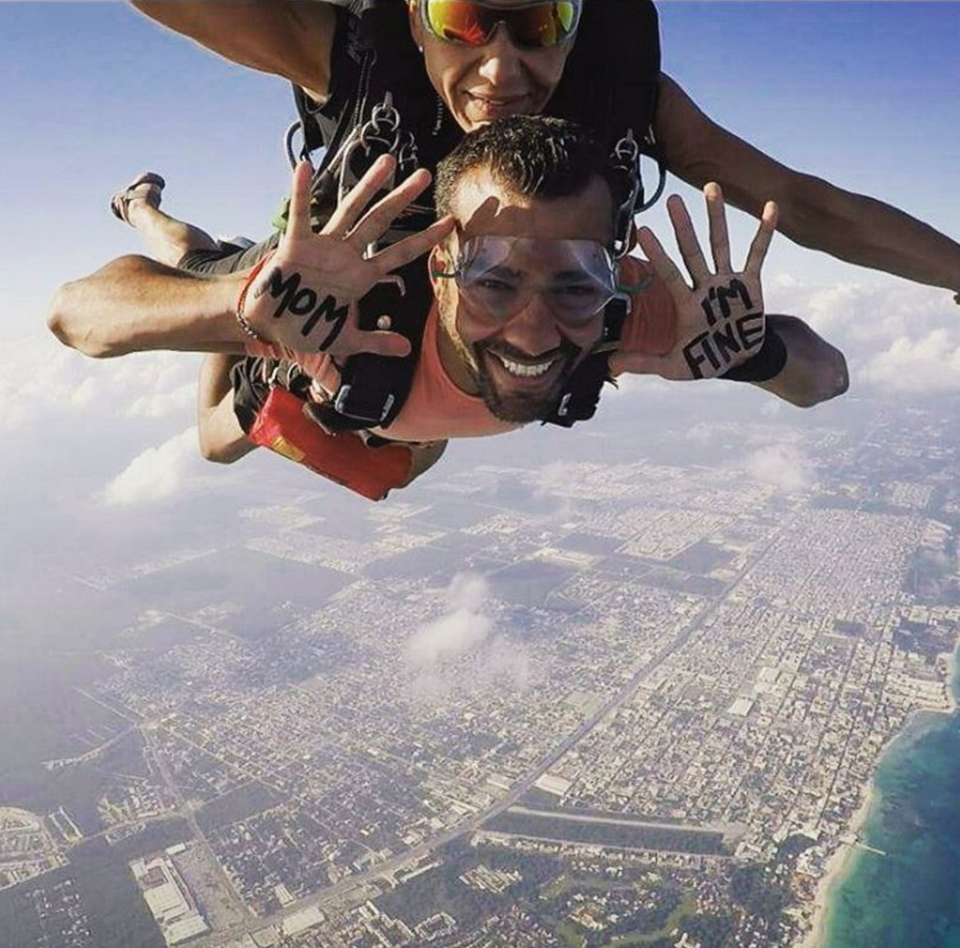 Photo of This Traveller's Message To His Mom From Around The World Made Him An Instagram Celebrity 11/12 by Disha Kapkoti