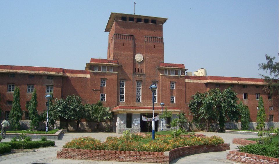 Photo of Arts Faculty Entry Gate, Art Faculty, New Delhi, Delhi, India by Disha Kapkoti