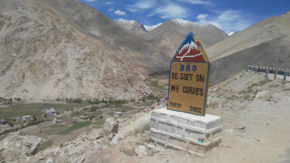 Photo of Helping Travellers Deal With the Unknown: Full Disclosure Guide on How to Go to Ladakh 2/9 by Disha Kapkoti