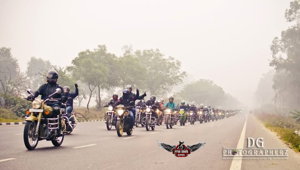 Photo of Biking Brotherhoods, Trekker Groups And The Rising Adventure Culture In India 1/5 by Disha Kapkoti