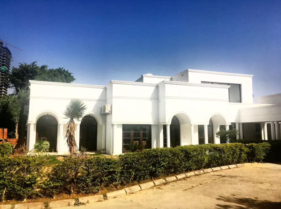 Photo of 6 Of Delhi's Coolest Farmhouses Where You Can Host The Most Epic House Parties by Disha Kapkoti