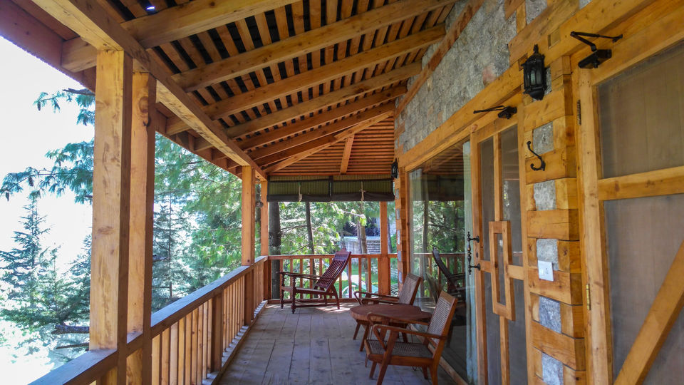 Photo of This Tirthan Valley Homestay, Sitting In The Midst Of A Deodar Forest, Should Be Your Next Getaway by Disha Kapkoti