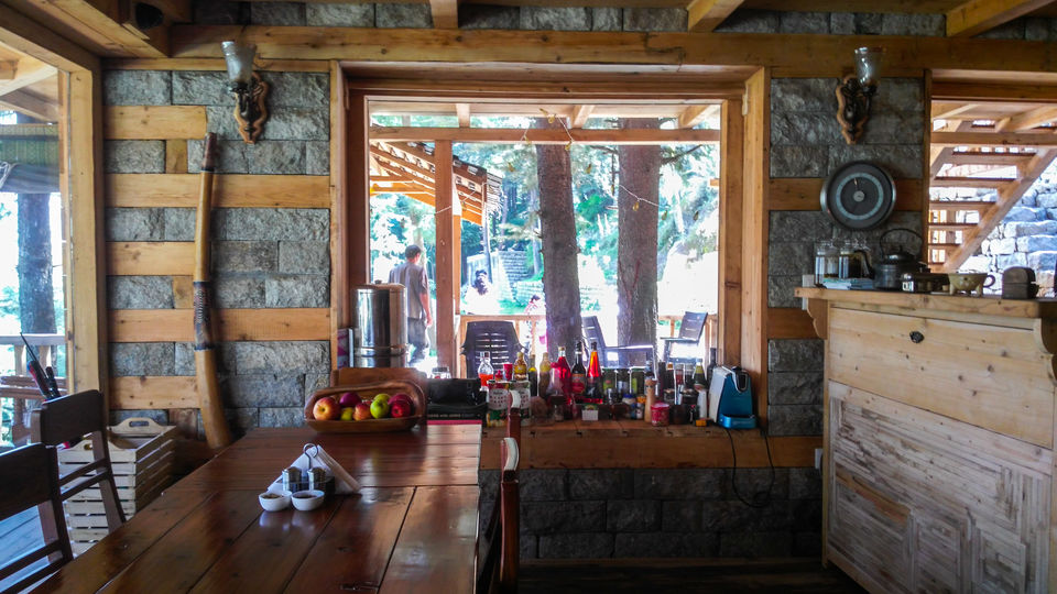 Photo of This Tirthan Valley Homestay, Sitting In The Midst Of A Deodar Forest, Should Be Your Next Getaway by Disha Kapkoti