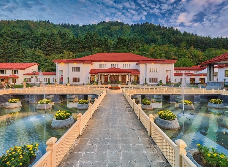 Photo of The LaLiT Grand Palace Srinagar, Gupkar Road, Srinagar by Disha Kapkoti