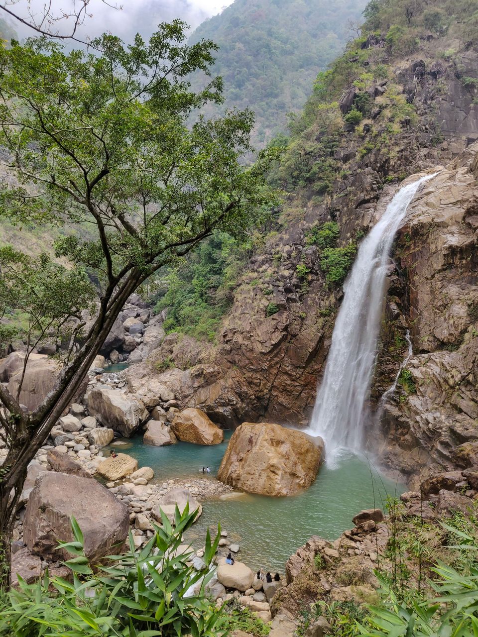 Photo of The Stunning Rainbow Falls in Meghalaya Is Straight out of Paradise by Disha Kapkoti