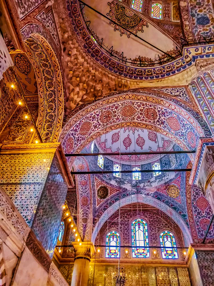 Photo of Sultan Ahmet Mahallesi, Blue Mosque, Atmeydanı Caddesi, Fatih/Istanbul, Turkey by Shreyabond | Travel in Style