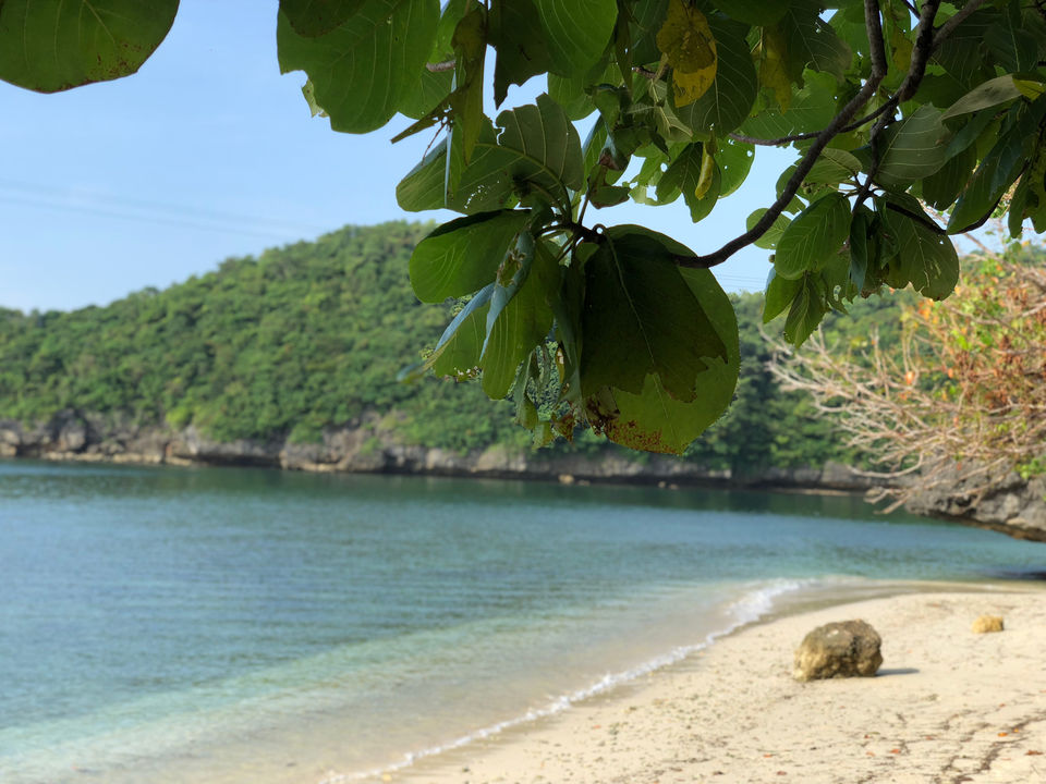 Photo of Hundred Islands National Park, Alaminos, Pangasinan, Philippines by Venkatesh Nayak