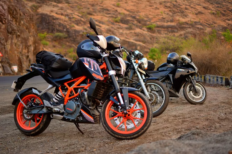 Photo of Dive Ghat Road, Jadhavwadi, Maharashtra, India by Jegan Somu (motowanderer)