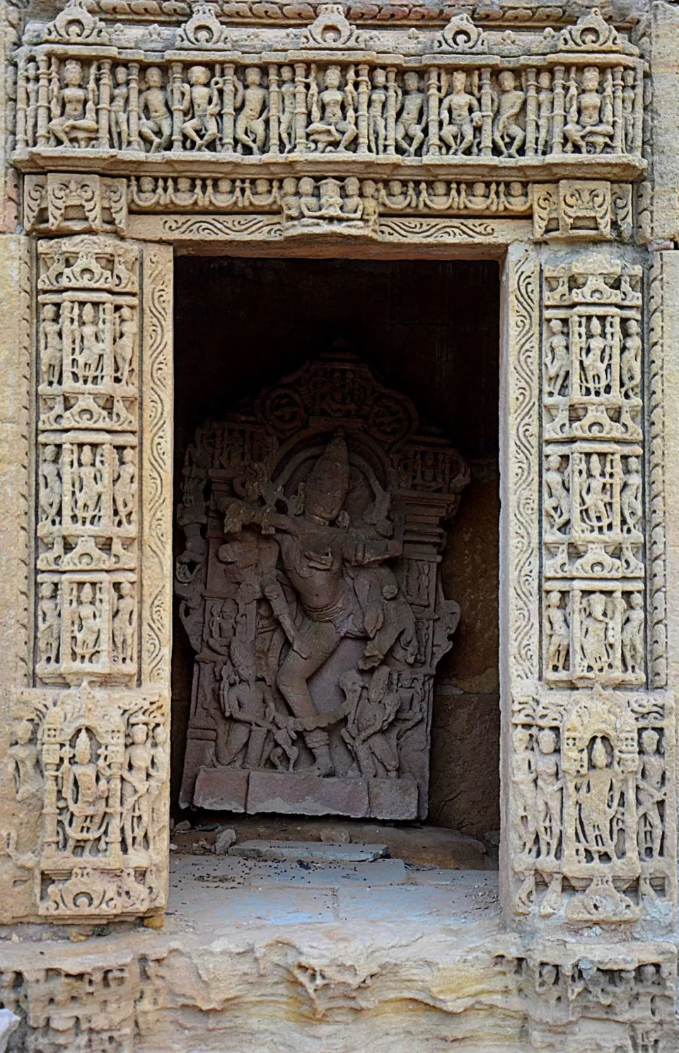 Photo of Modhera Sun Temple, Modhera, Gujarat, India by Jegan Somu (motowanderer)