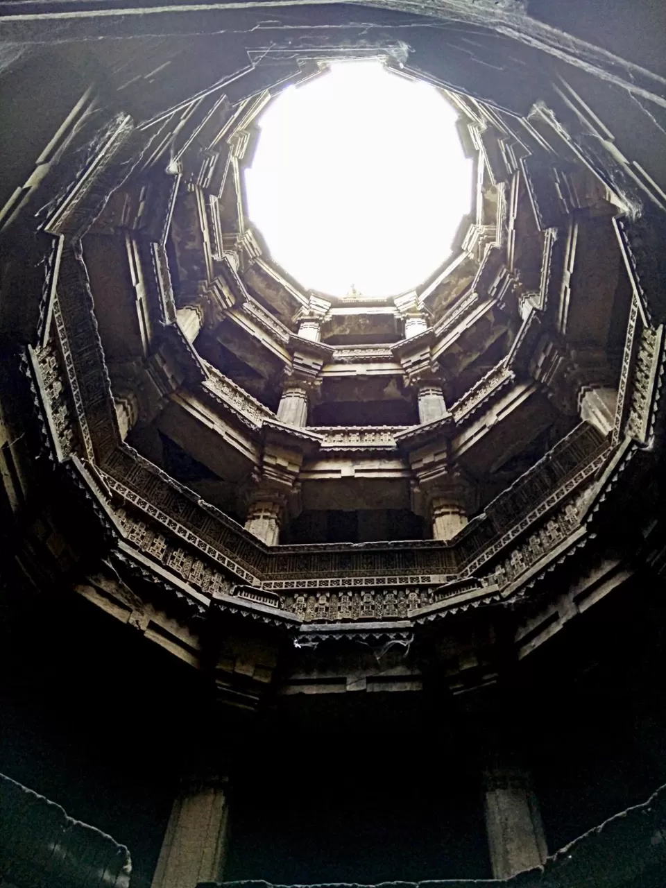Photo of Dada Harir Stepwell, Ahmedabad, Gujarat, India by Jegan Somu (motowanderer)
