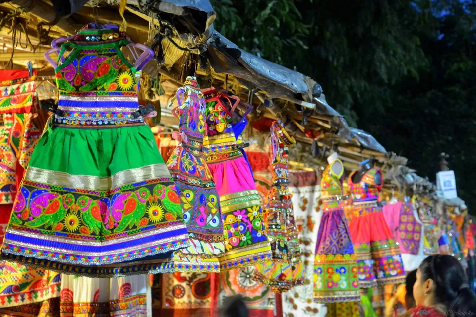Photo of Law Garden Handicraft Market, Netaji Road, Ellisbridge, Ahmedabad, Gujarat, India by Jegan Somu (motowanderer)