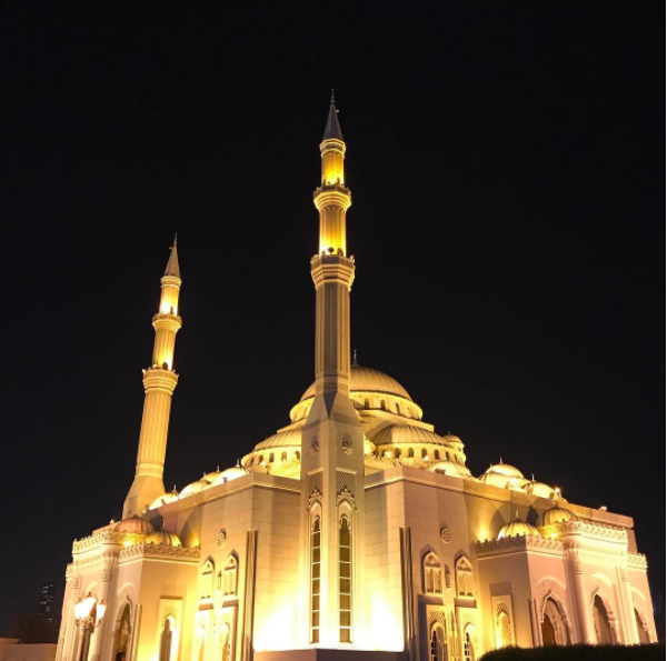 Photo of Al Noor Mosque - Al Majaz - Sharjah - United Arab Emirates by Faizan Shahzad