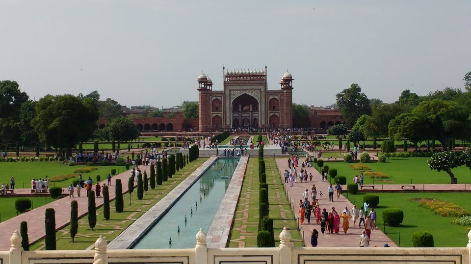 Photo of Taj Mahal, Agra, Uttar Pradesh, India by Sarvjeet B